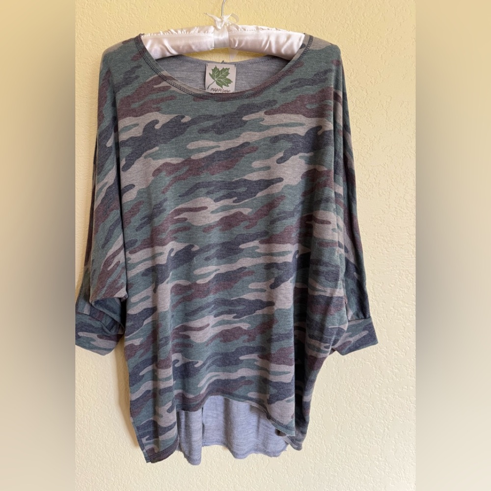 Maplesage Women’s Camo Tunic Pullover Top. Size Small. Cuffed Sleeve. One Owner - Picture 1 of 4
